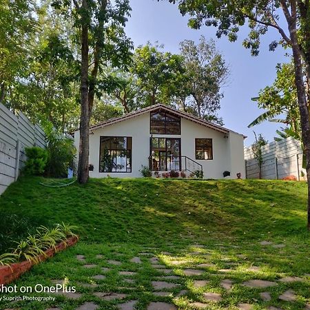 Aakriti Homestay Chikmagalūr Buitenkant foto