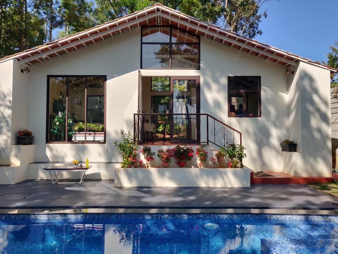 Aakriti Homestay Chikmagalūr Buitenkant foto