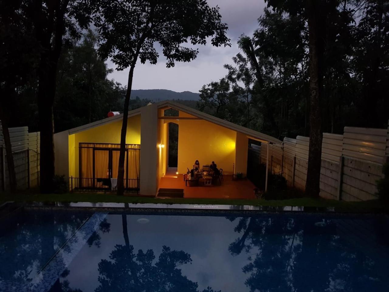 Aakriti Homestay Chikmagalūr Buitenkant foto